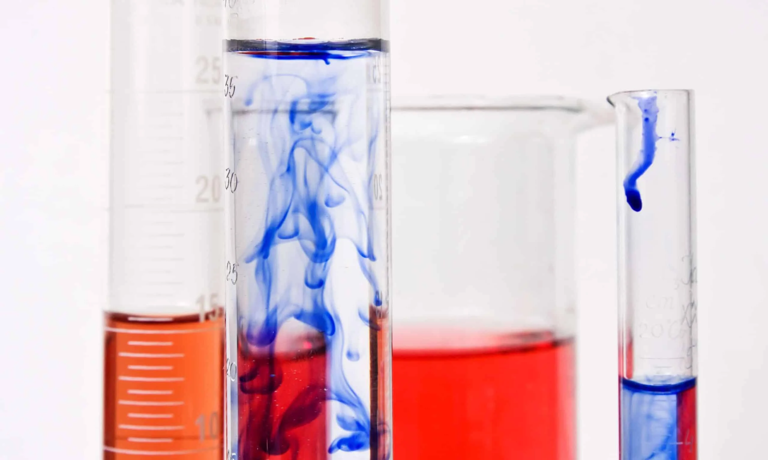 Quale termine indica una concentrazione riferita alla massa del solvente ?