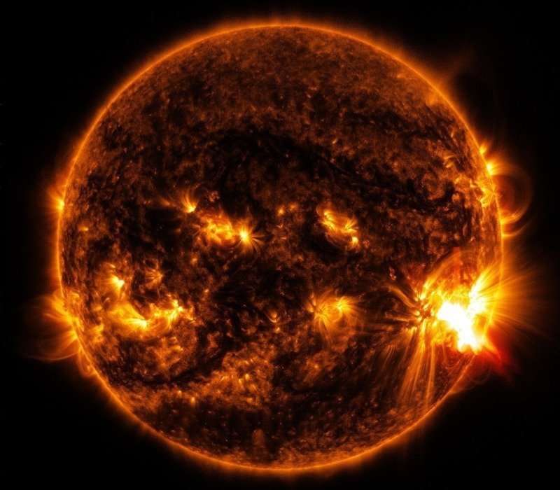 La temperatura del Sole è molto alta, ma ci sono zone in cui può essere relativamente bassa