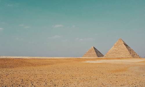 Il piano inclinato veniva studiato già nell'Antico Egitto per la costruzione delle piramidi.