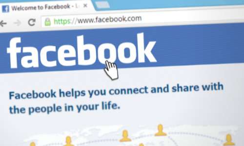 Le notizie false si diffondono grazie al nuovo tipo di informazione: il 62% degli adulti statunitensi si aggiorna su Facebook.