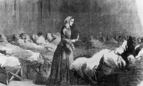 Florence Nightingale, leggendaria infermiera britannica. L'effetto Nightingale, spesso confuso, ha delle differenze rispetto alla sindrome della crocerossina.