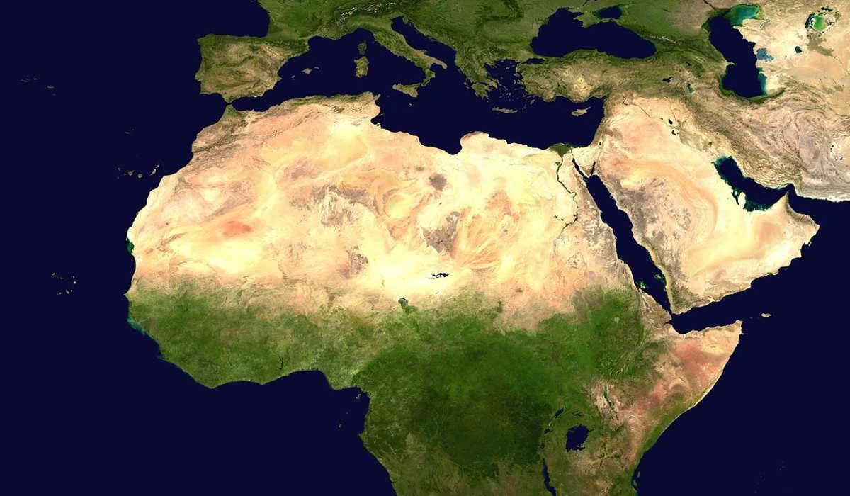 Scienza che analizza la superficie terrestre e i fenomeni fisici, biologici e umani riguardanti la Terra.