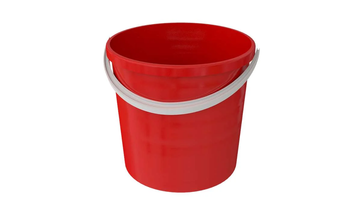 Un secchio pieno d'acqua pesa complessivamente 9 kg. Lo si svuota e lo si riempe fino a metà con altra acqua e ora pesa 5 kg. Quanto pesa il secchio vuoto?