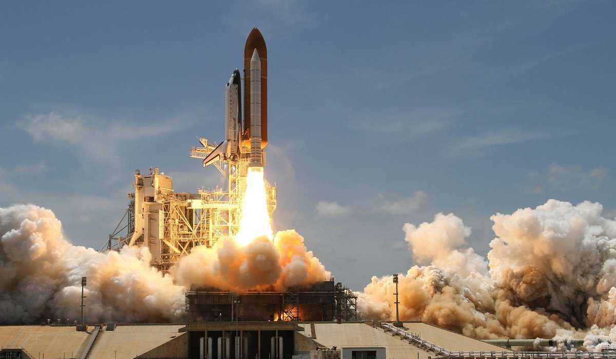Come viene chiamato un razzo usato per portare in orbita un satellite?