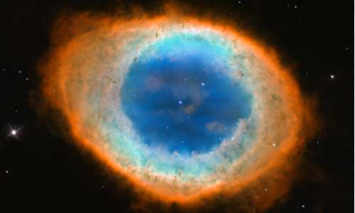 Le immagini fornite da Hubble mostrano i diversi colori della Nebulosa Anello.