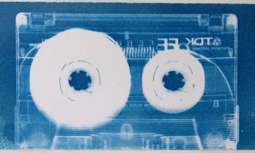Cianografia stampa di una videocassetta in tinte di blu