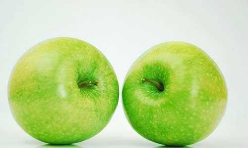 La buccia dal colore verde brillante è un elemento caratteristico della mela verde.
